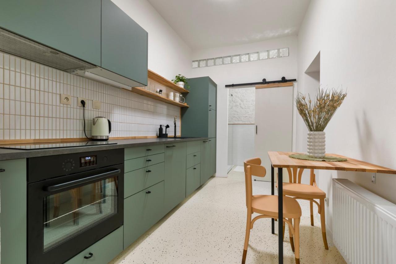 Charming Apt In Centre /W Ac Братислава Екстер'єр фото